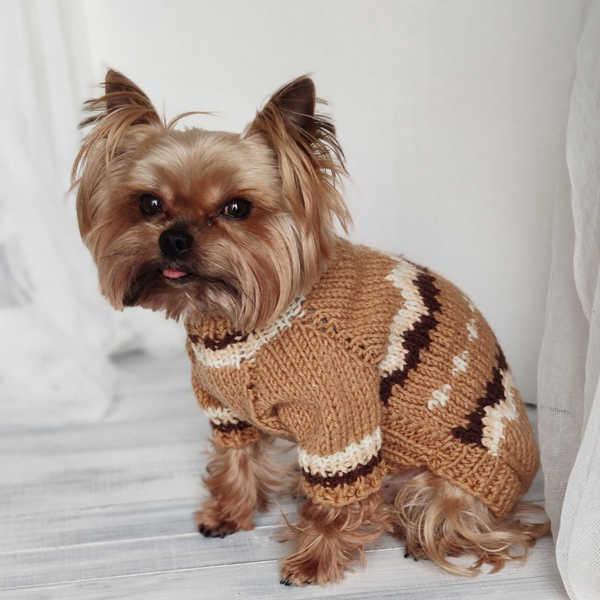 TailTailor® Handgestrickter Island-Hundepullover – Norweger-Muster aus Wolle für kleine Hunde & Katzen (Größe S & Maßanfertigung)
