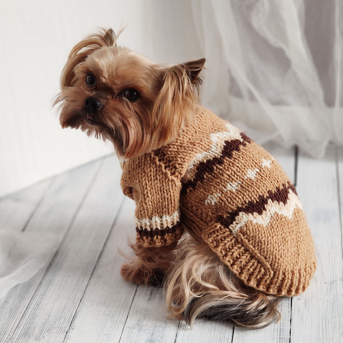TailTailor® Handgestrickter Island-Hundepullover – Norweger-Muster aus Wolle für kleine Hunde & Katzen (Größe S & Maßanfertigung)