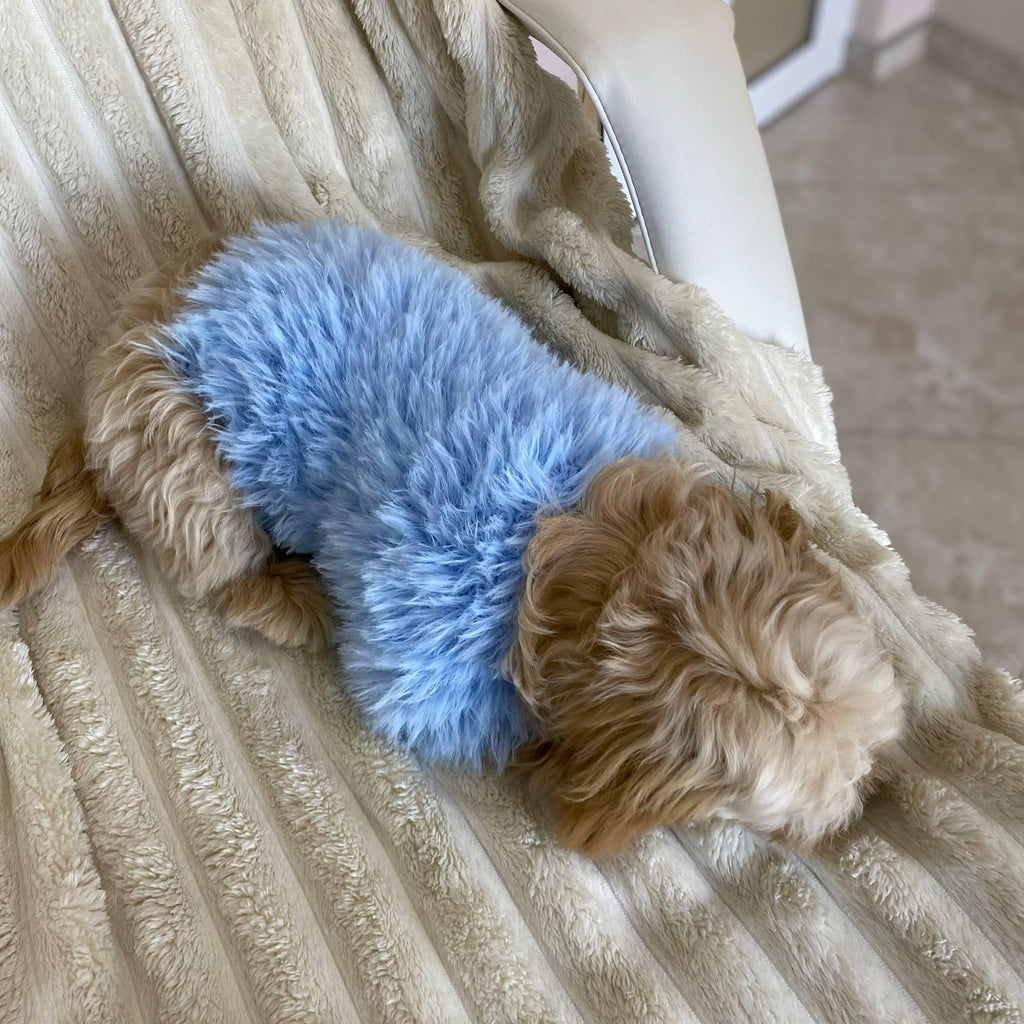 TailTailor® Handgestrickter Frühlings-Hundepullover aus Flauschgarn – Mit Herz-Motiv, Pastellfarben & Maßanfertigung
